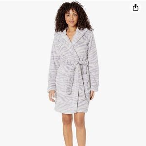 UGG AARTI ROBE IN CLOUDY GREY ZEBRA